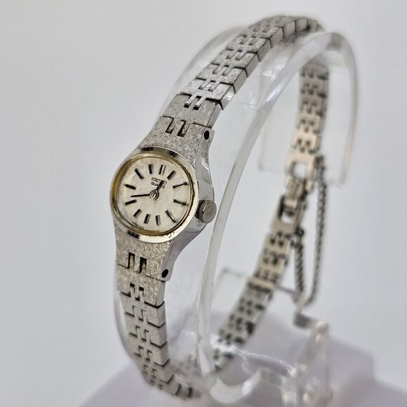 VTG Seiko Women\'s‎ Watch 18MM Gray Dial Gray Bracelet 6.5\